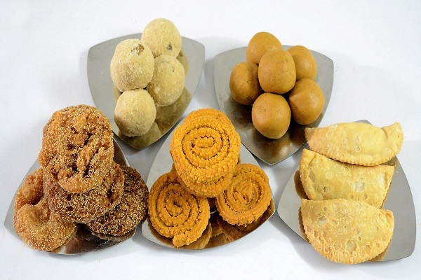 RAJENDER SWEETS AND CATERS